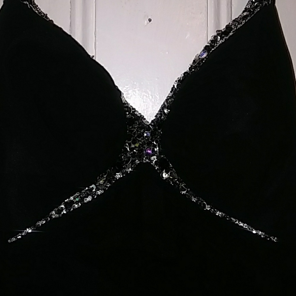 Gown - Picture 2 of 5